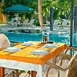 Suzanne Hotel